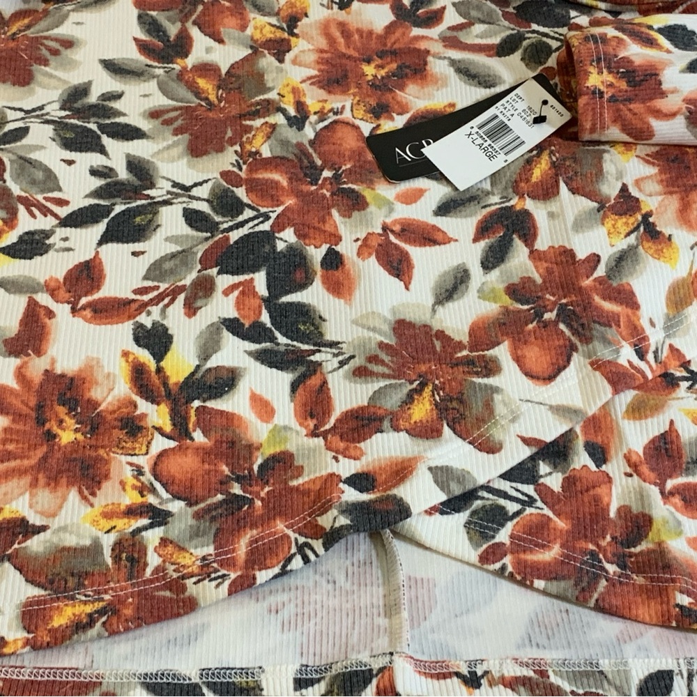 NWT, AGB, Fall Tunic Pullover Tan, Orange Floral‎ Top, Scalloped Front Bottom XL - Picture 5 of 5